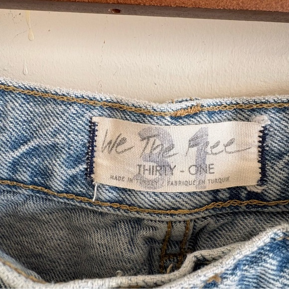 We The Free High Waist Hidden Button Fly Distressed Denim Straight Leg Jeans 31 - Picture 6 of 14